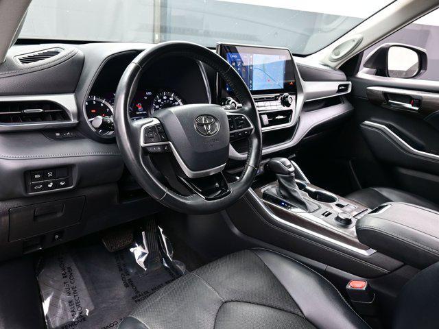 used 2022 Toyota Highlander car, priced at $36,490