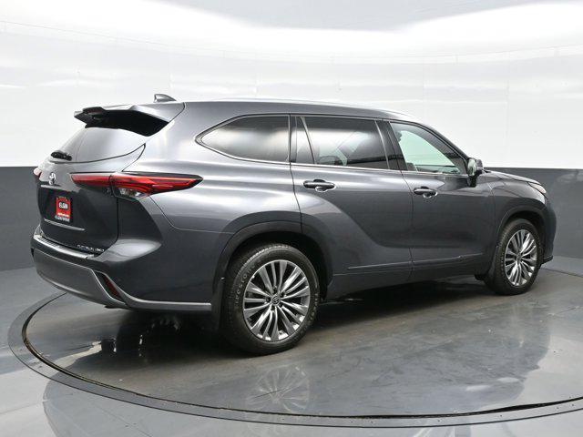 used 2022 Toyota Highlander car, priced at $36,490