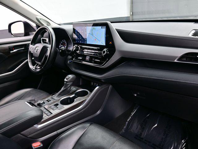 used 2022 Toyota Highlander car, priced at $36,490