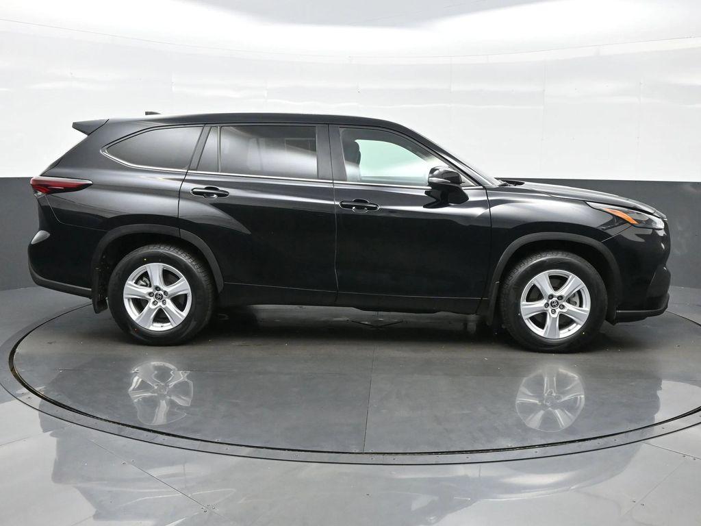 used 2024 Toyota Highlander car, priced at $34,990