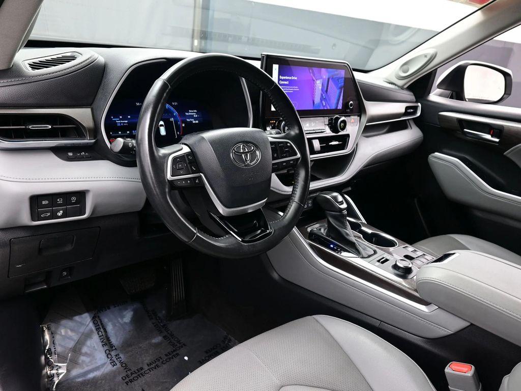 used 2023 Toyota Highlander car, priced at $41,190