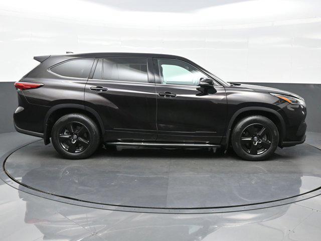 used 2021 Toyota Highlander car, priced at $30,190