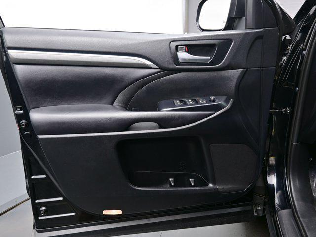 used 2019 Toyota Highlander car, priced at $27,990