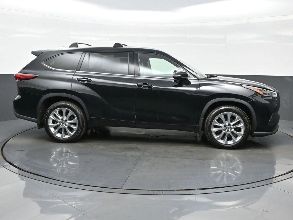 used 2022 Toyota Highlander car, priced at $34,590