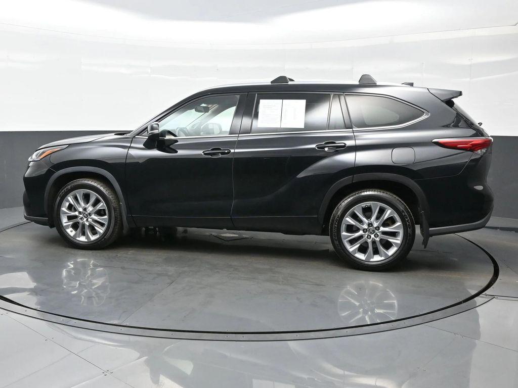 used 2022 Toyota Highlander car, priced at $34,590