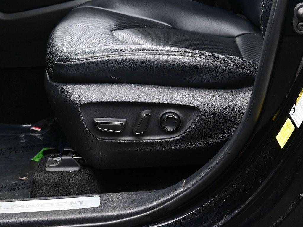 used 2022 Toyota Highlander car, priced at $34,590