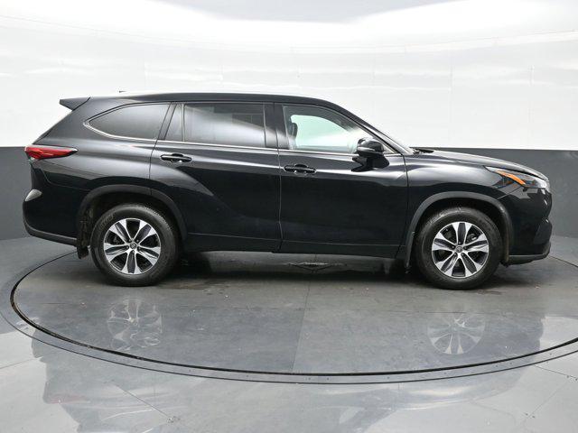 used 2022 Toyota Highlander car, priced at $32,990