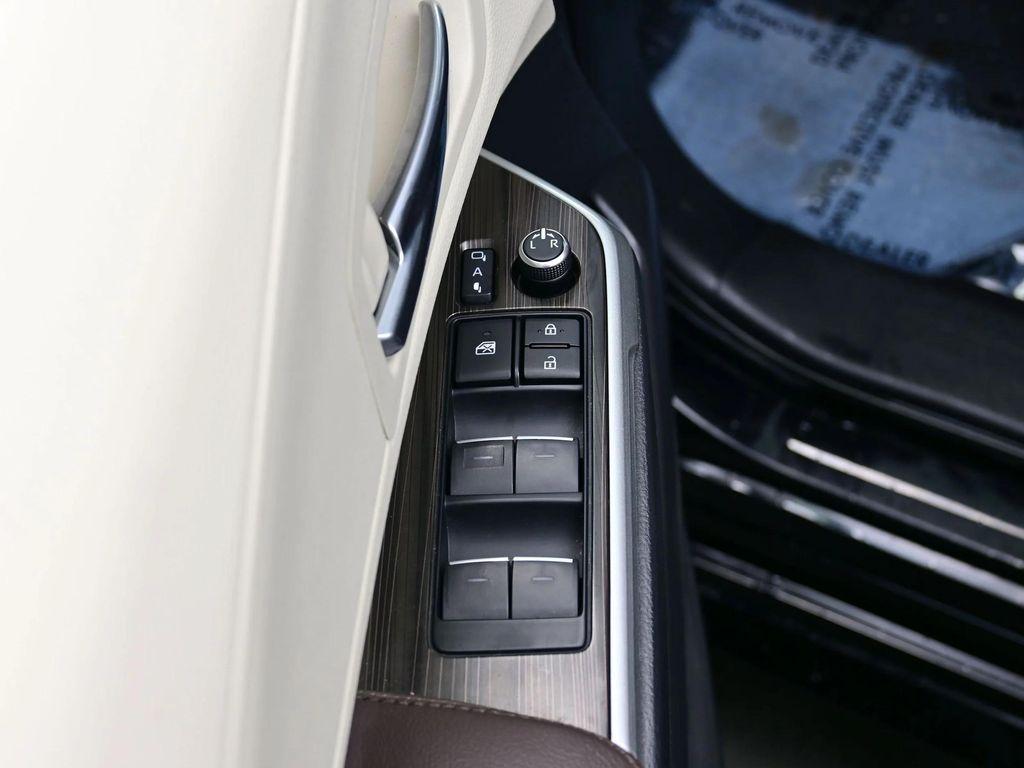 used 2022 Toyota Sienna car, priced at $48,190