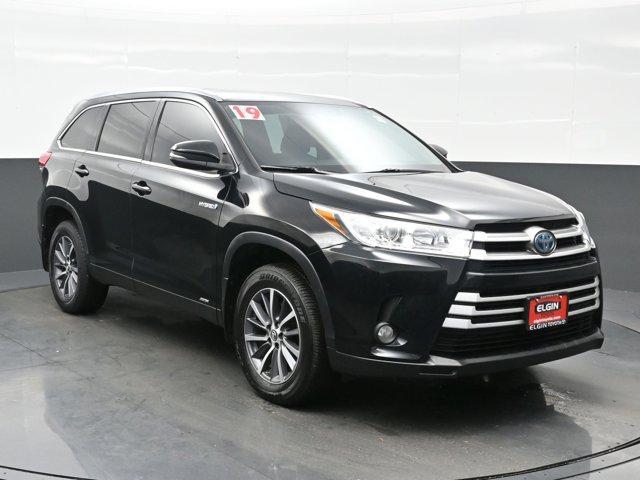 used 2019 Toyota Highlander Hybrid car, priced at $30,490