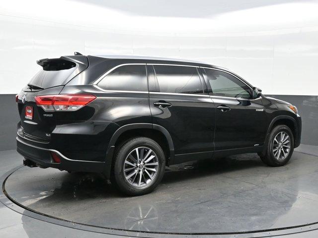 used 2019 Toyota Highlander Hybrid car, priced at $30,490