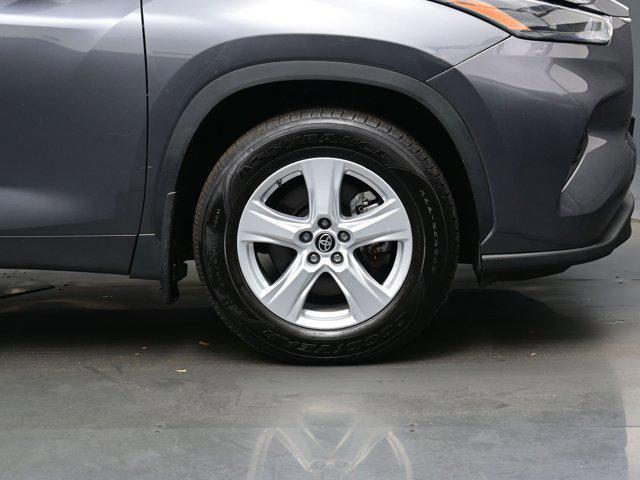 used 2022 Toyota Highlander car, priced at $31,890