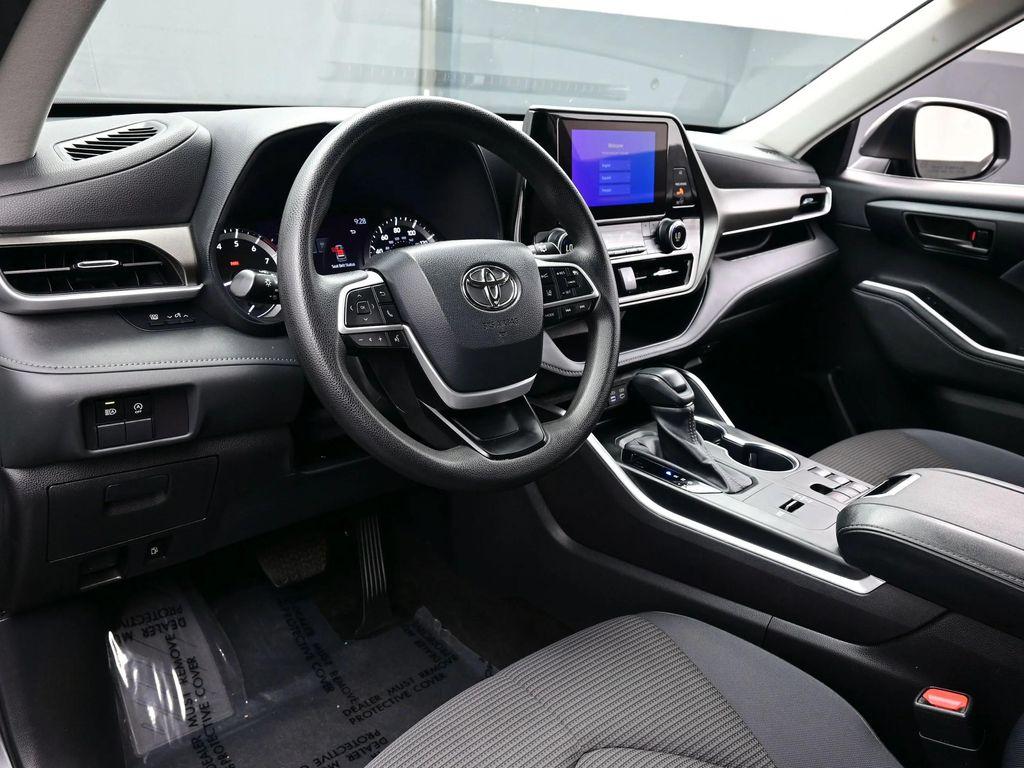 used 2023 Toyota Highlander car, priced at $31,990