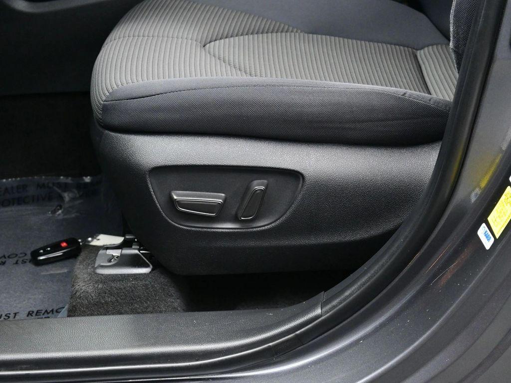 used 2023 Toyota Highlander car, priced at $31,990