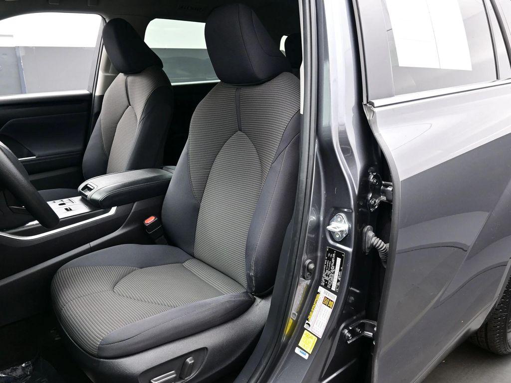 used 2023 Toyota Highlander car, priced at $31,990