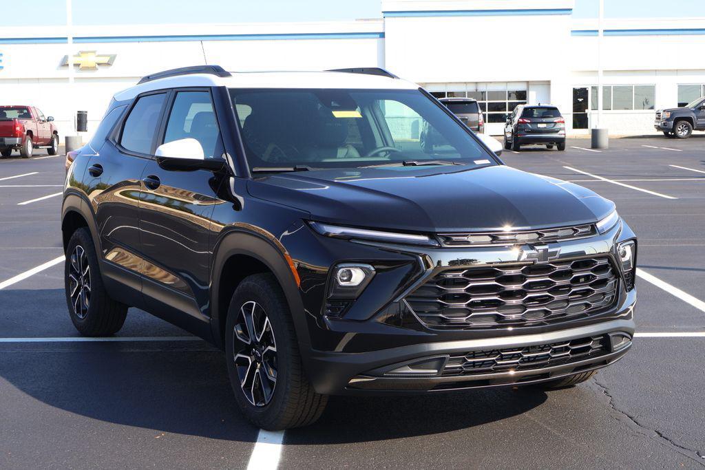 new 2025 Chevrolet TrailBlazer car, priced at $35,050