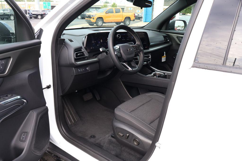 new 2025 Chevrolet Traverse car, priced at $45,279
