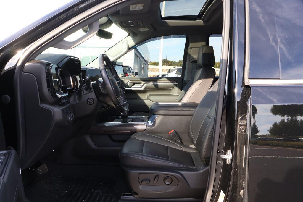 used 2022 Chevrolet Silverado 1500 car, priced at $45,661