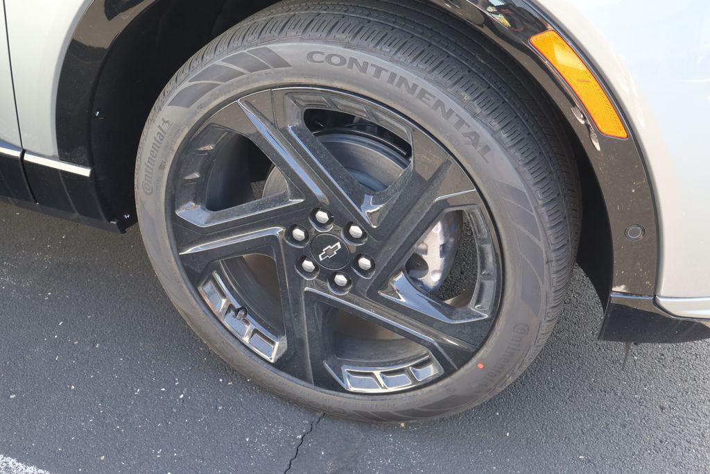 new 2025 Chevrolet Equinox EV car, priced at $57,934