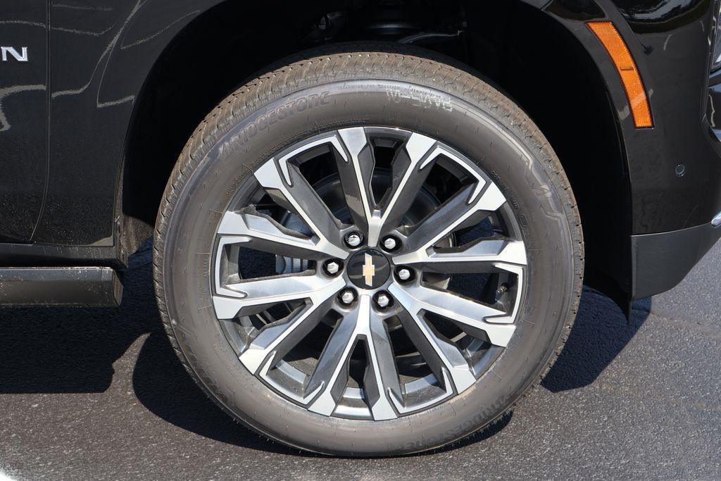 new 2025 Chevrolet Suburban car, priced at $94,985
