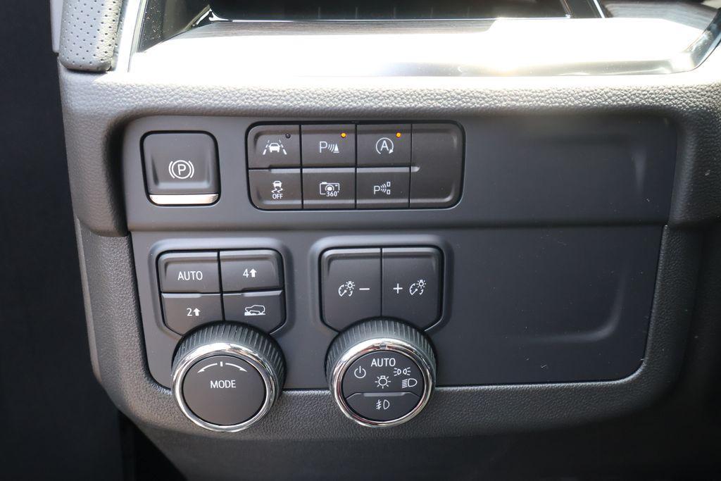 new 2025 Chevrolet Tahoe car, priced at $81,114