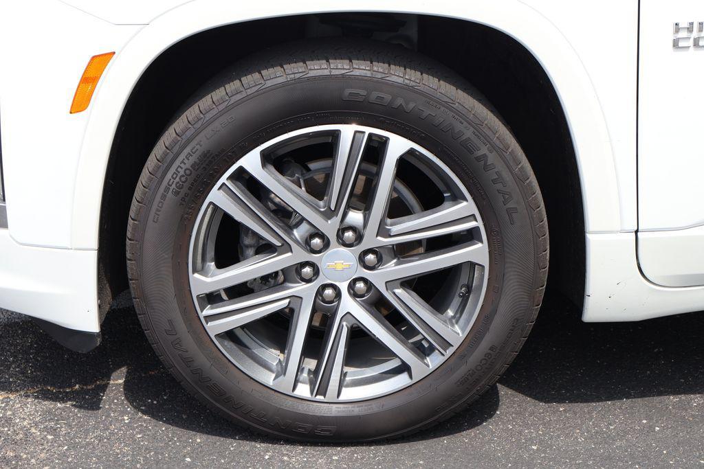used 2023 Chevrolet Traverse car, priced at $41,172