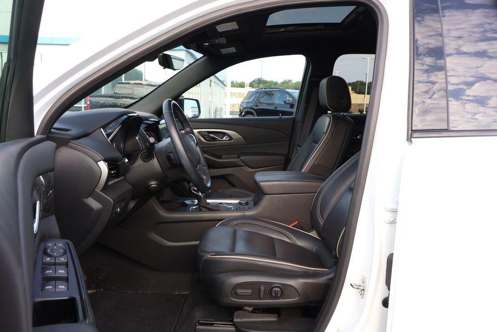 used 2023 Chevrolet Traverse car, priced at $40,832