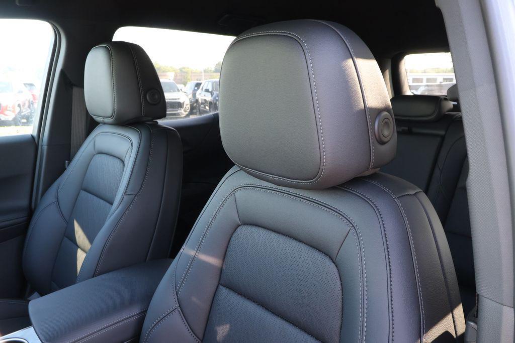 new 2025 Chevrolet Equinox car, priced at $32,444