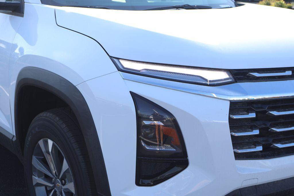 new 2025 Chevrolet Equinox car, priced at $32,444