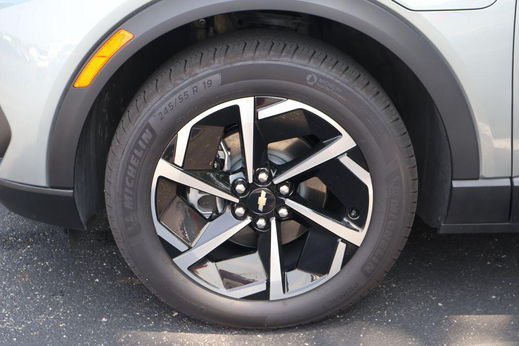 used 2025 Chevrolet Equinox EV car, priced at $25,805