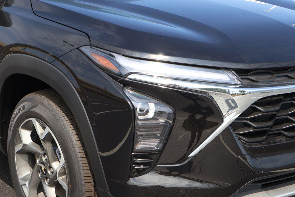 new 2026 Chevrolet Trax car, priced at $25,985