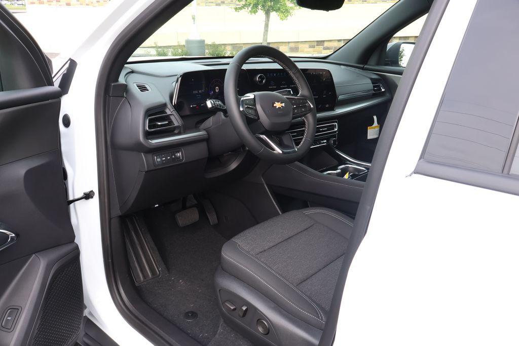 new 2026 Chevrolet Traverse car, priced at $45,920