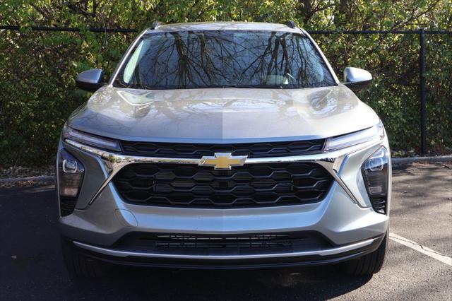 new 2025 Chevrolet Trax car, priced at $25,235