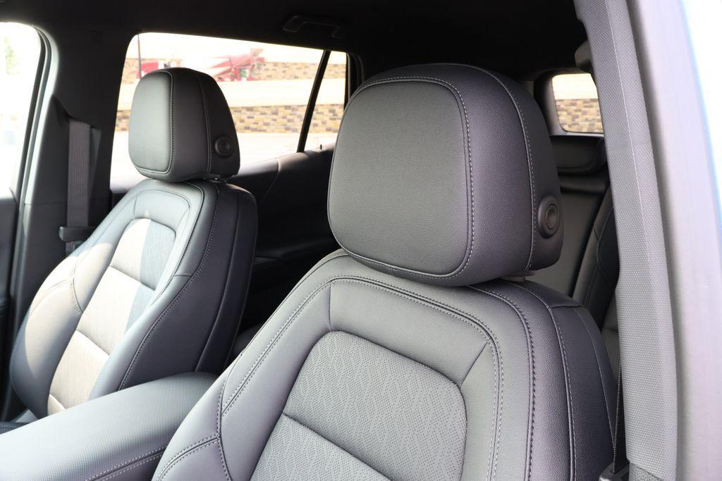 new 2026 Chevrolet Equinox car, priced at $32,545