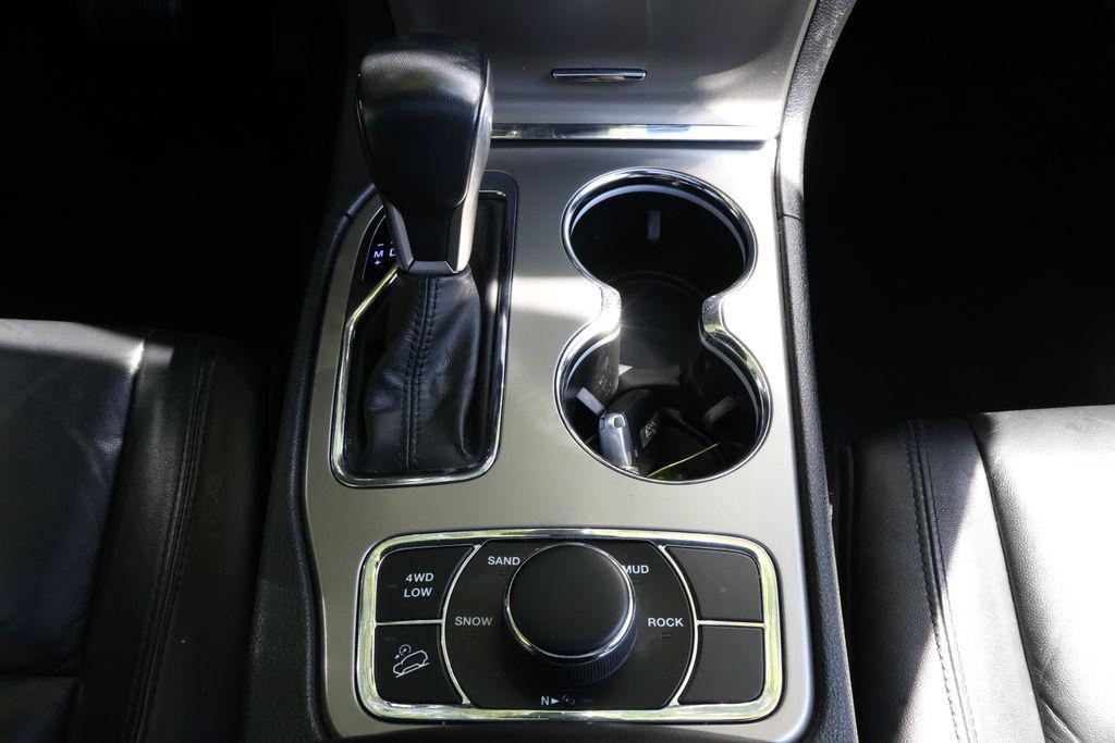 used 2022 Jeep Grand Cherokee car, priced at $27,615