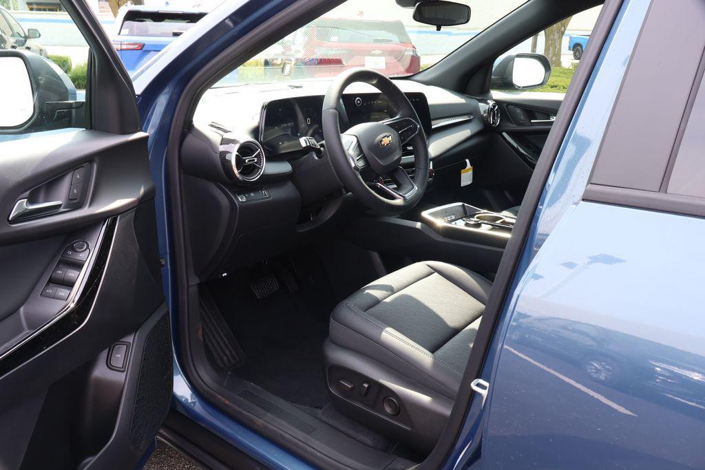 new 2026 Chevrolet Equinox car, priced at $32,045