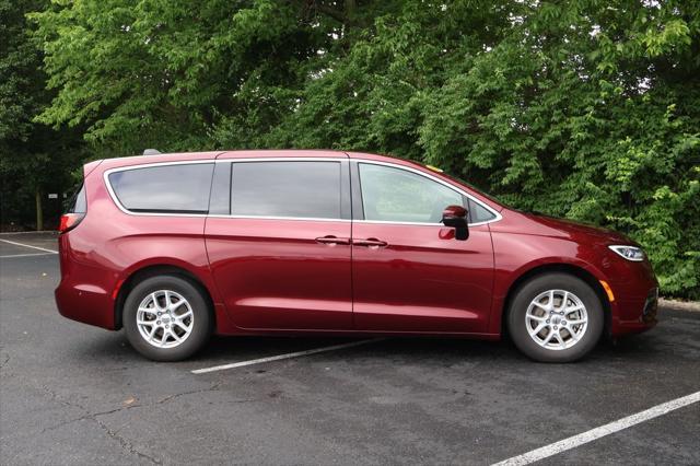 used 2023 Chrysler Pacifica car, priced at $30,784