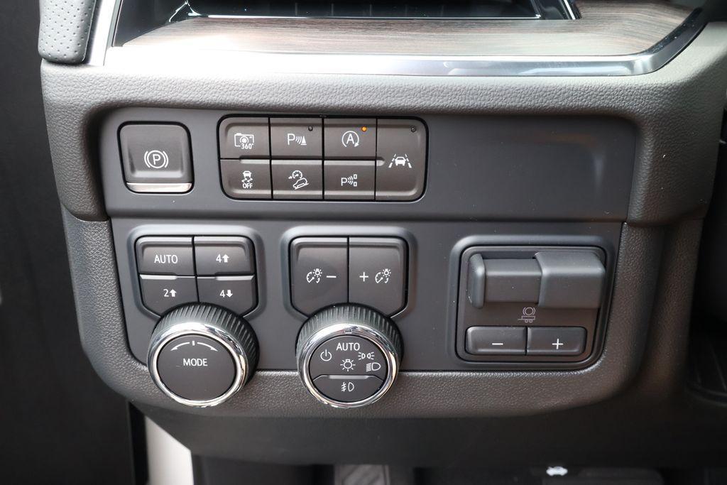 new 2025 Chevrolet Suburban car, priced at $91,804