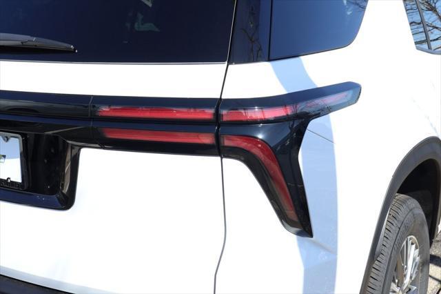 new 2025 Chevrolet Traverse car