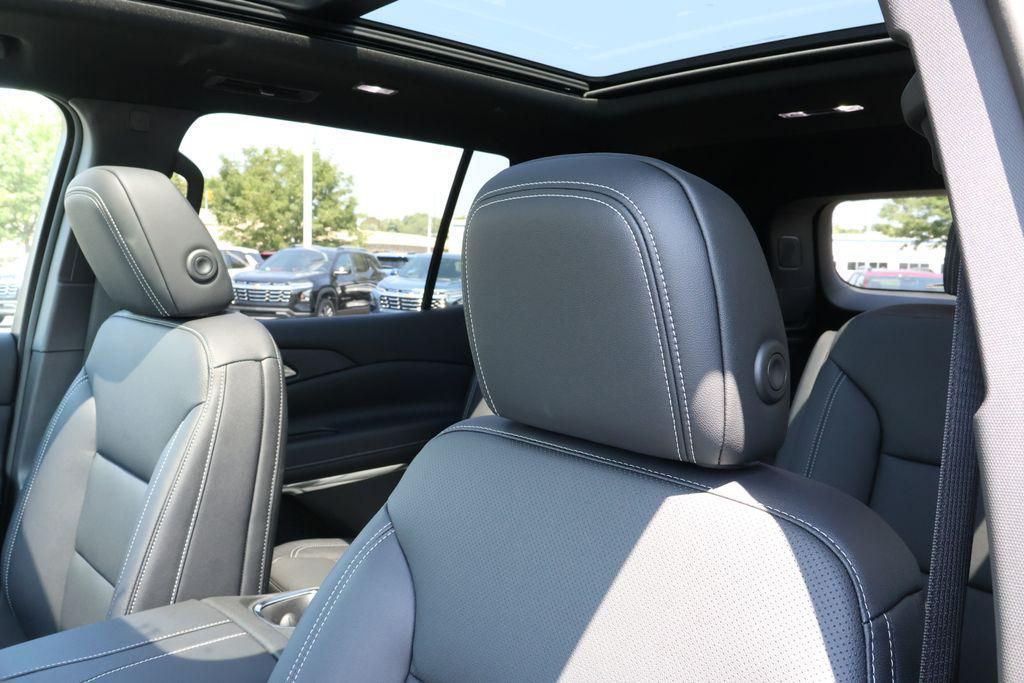 new 2026 Chevrolet Traverse car, priced at $53,355