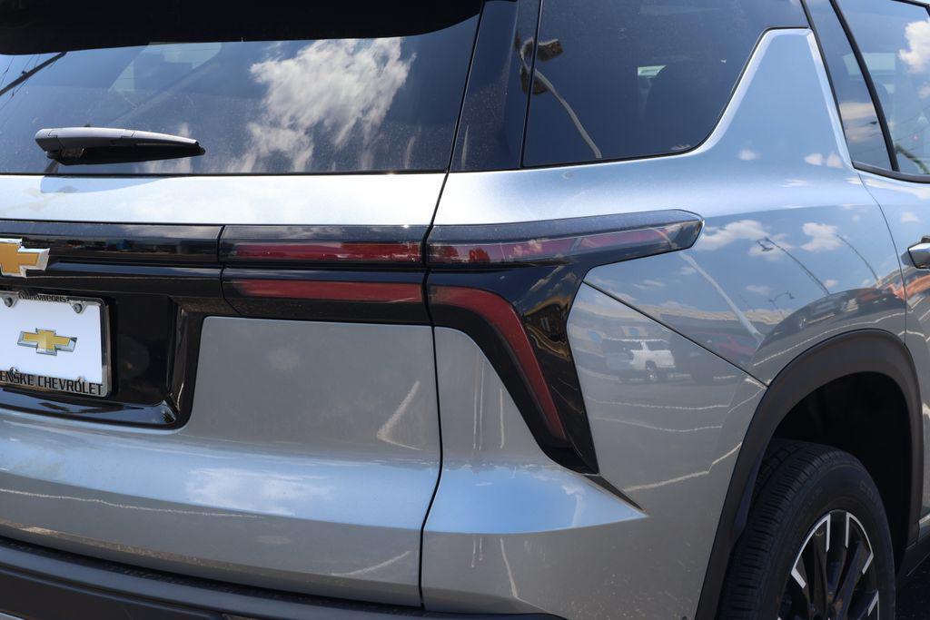 new 2026 Chevrolet Traverse car, priced at $53,355