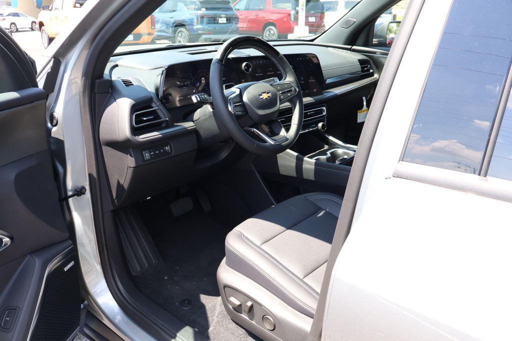 new 2026 Chevrolet Traverse car, priced at $53,355