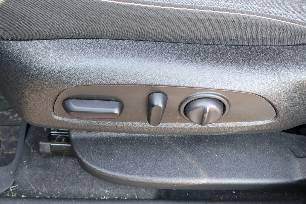used 2024 Chevrolet Equinox car, priced at $25,321