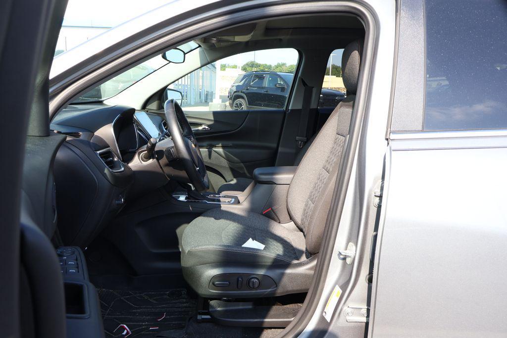 used 2024 Chevrolet Equinox car, priced at $25,321