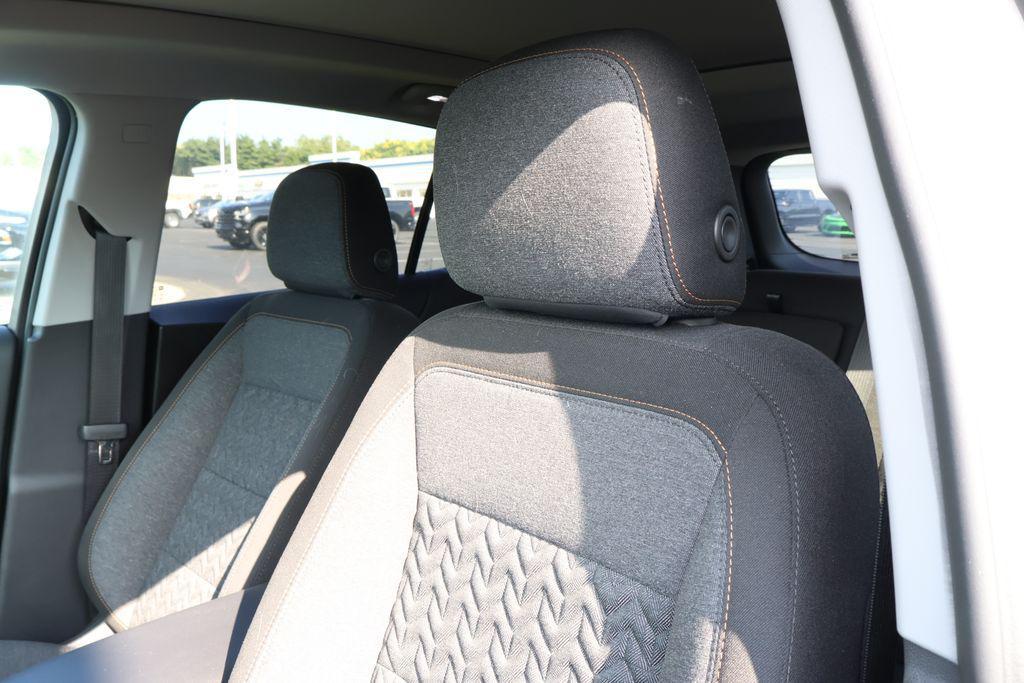 used 2024 Chevrolet Equinox car, priced at $25,321