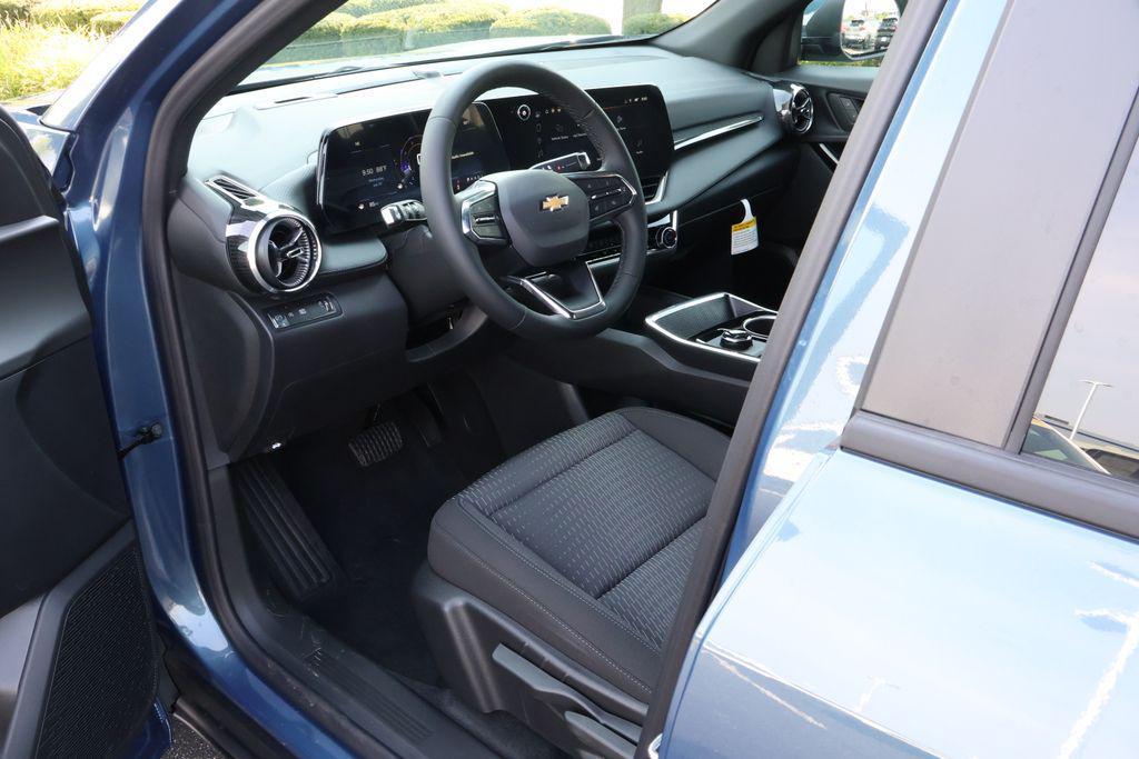 new 2026 Chevrolet Equinox car, priced at $29,995