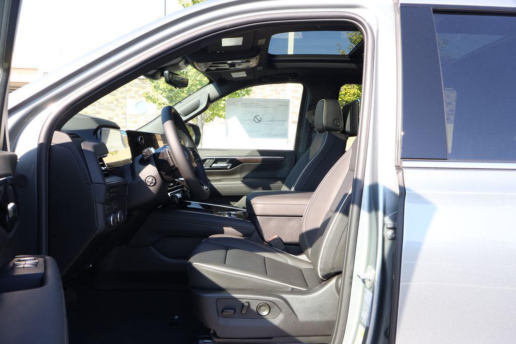 new 2025 Chevrolet Suburban car, priced at $91,365