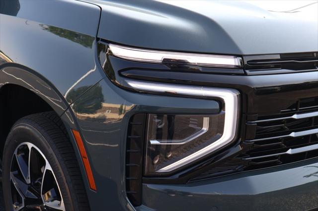 new 2025 Chevrolet Suburban car, priced at $79,720