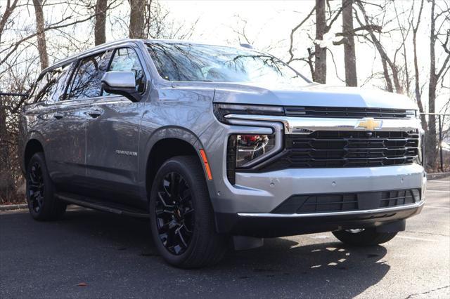 new 2025 Chevrolet Suburban car, priced at $69,414