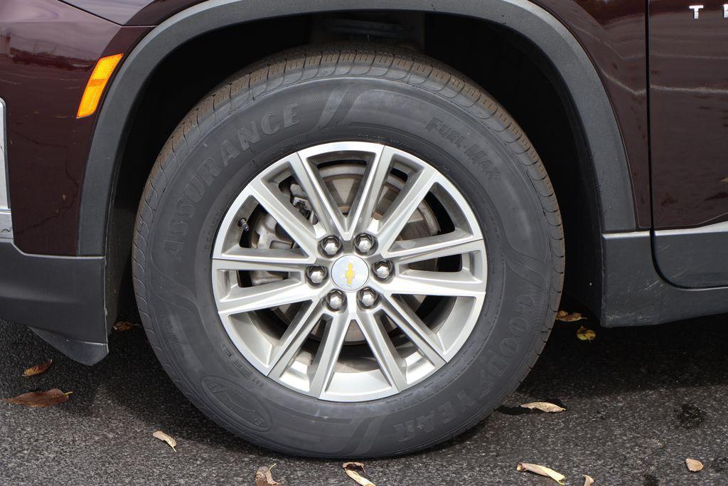 used 2023 Chevrolet Traverse car, priced at $27,633