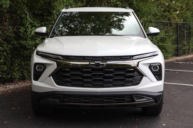 new 2025 Chevrolet TrailBlazer car, priced at $35,320